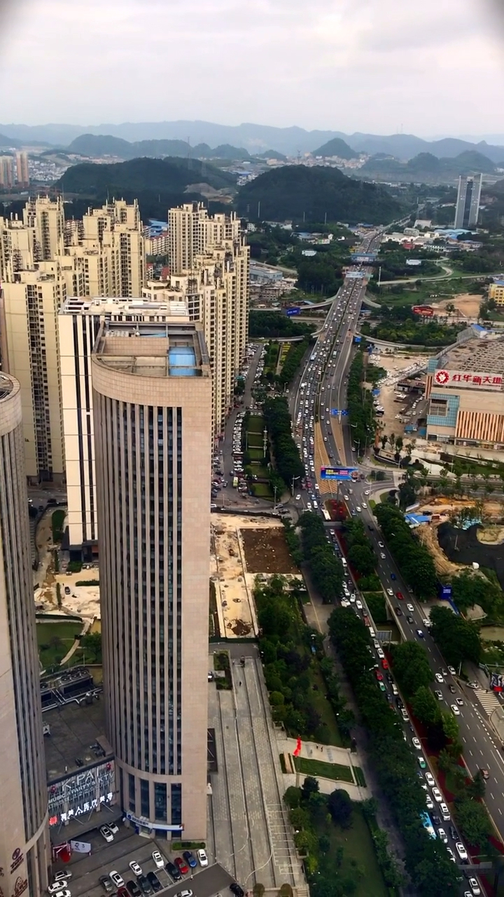 贵阳观山东路一景