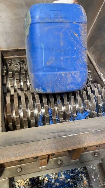 撕碎机#小蓝桶粉碎机,大蓝桶粉碎机,小蓝桶撕碎机,大蓝桶撕碎