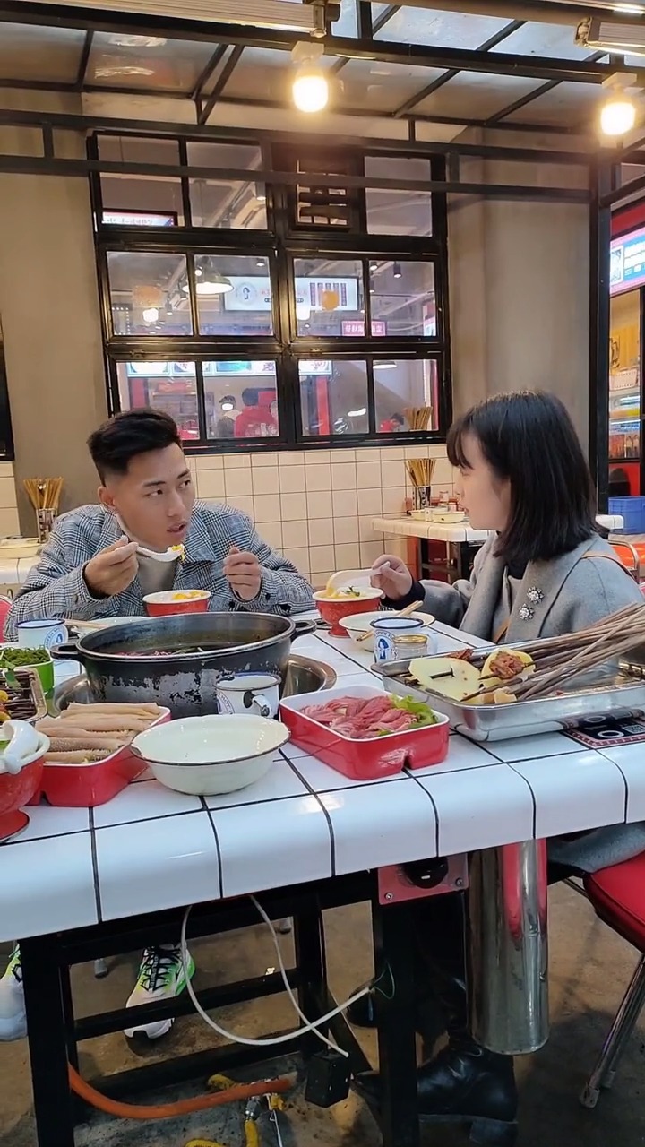 蹭饭我是专业的拍摄小哥已经失踪到底是哪个环节出现问题