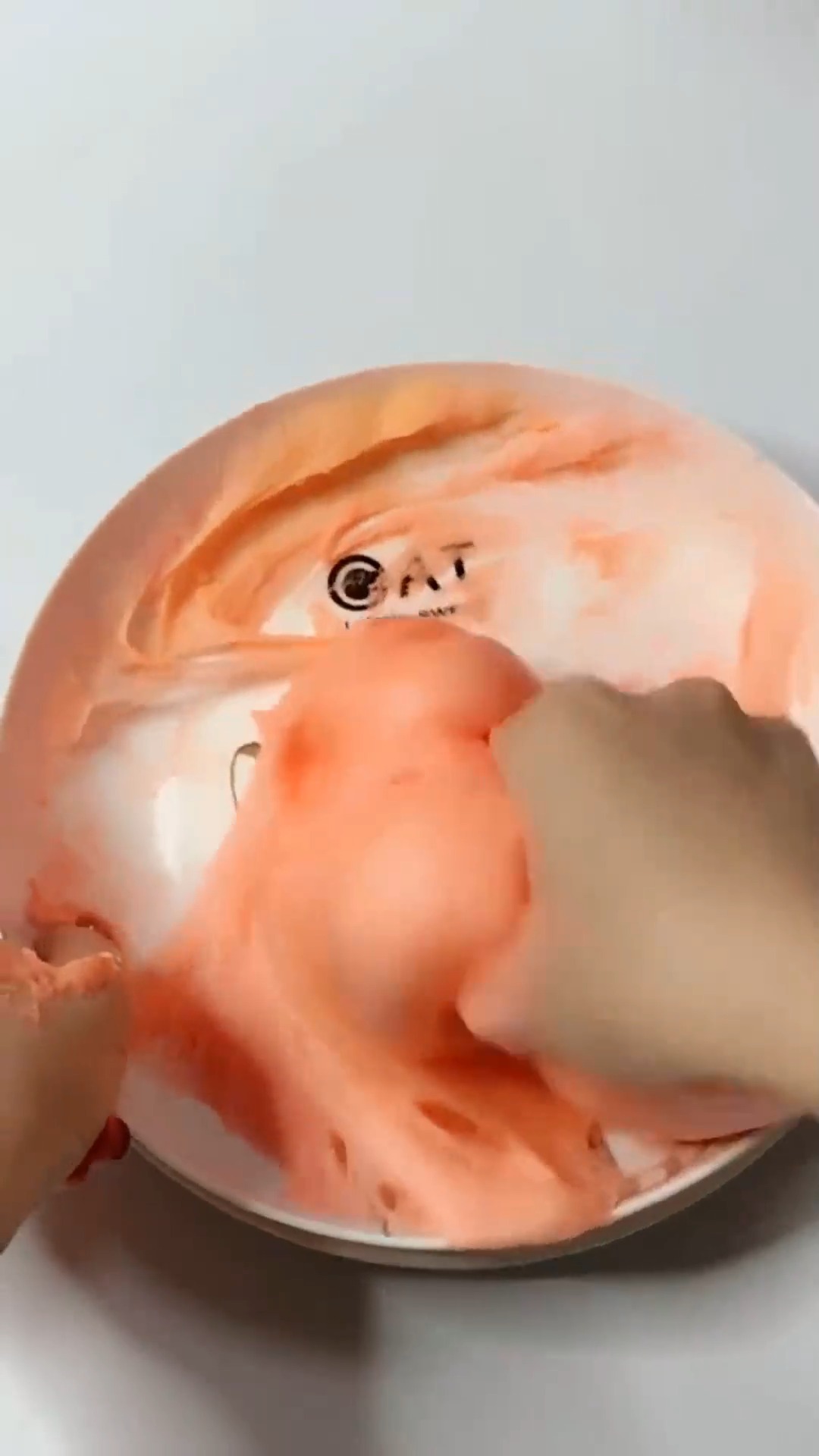 娱乐#男友做的充气冰山泥,真的太好玩了,满满的幸福感