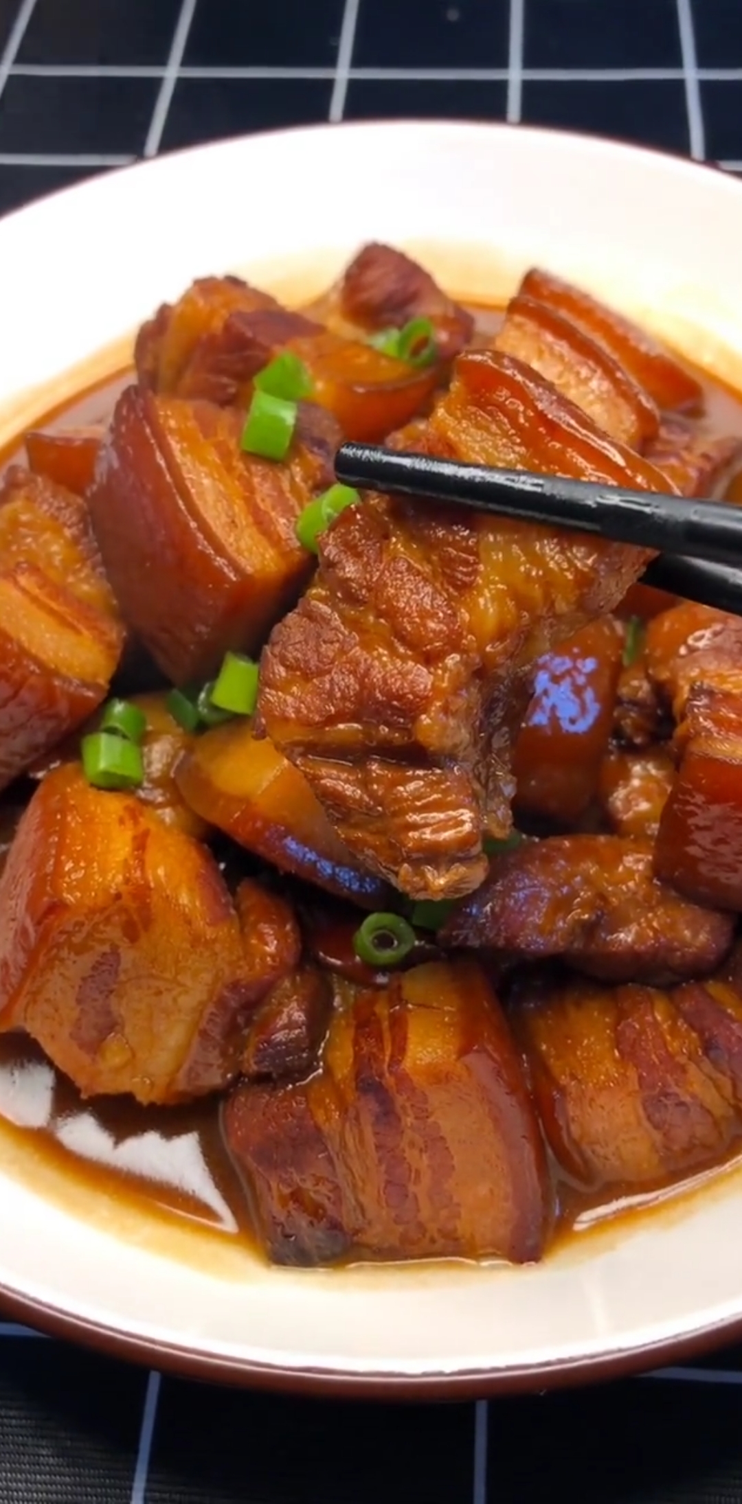 美食#这样做的五花肉看着太有食欲了