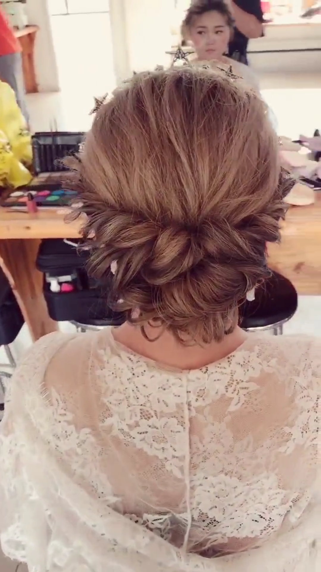 短头发也可以盘得这么美