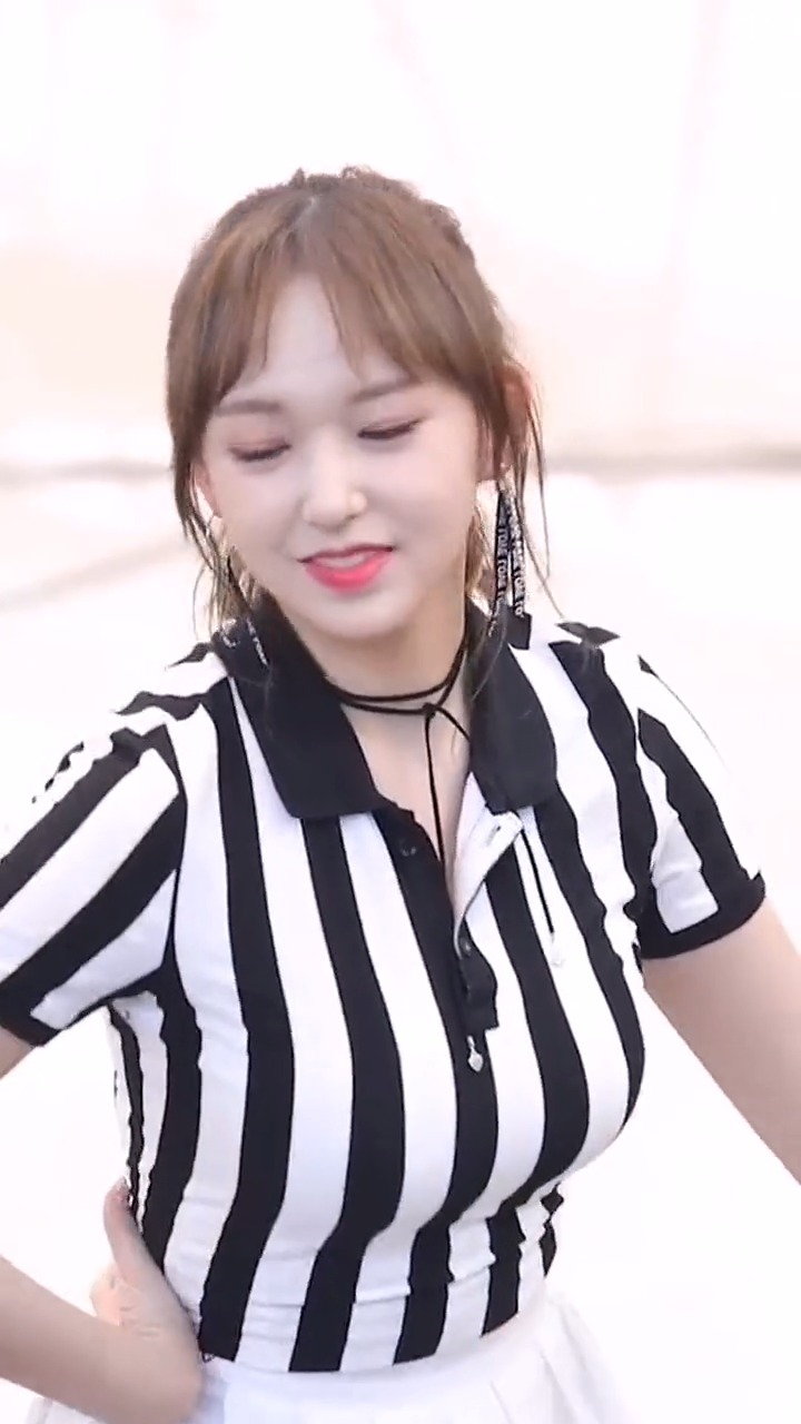 娱乐#终于明白程潇为什么被称为奶潇了,这身材是个女人都得嫉妒!