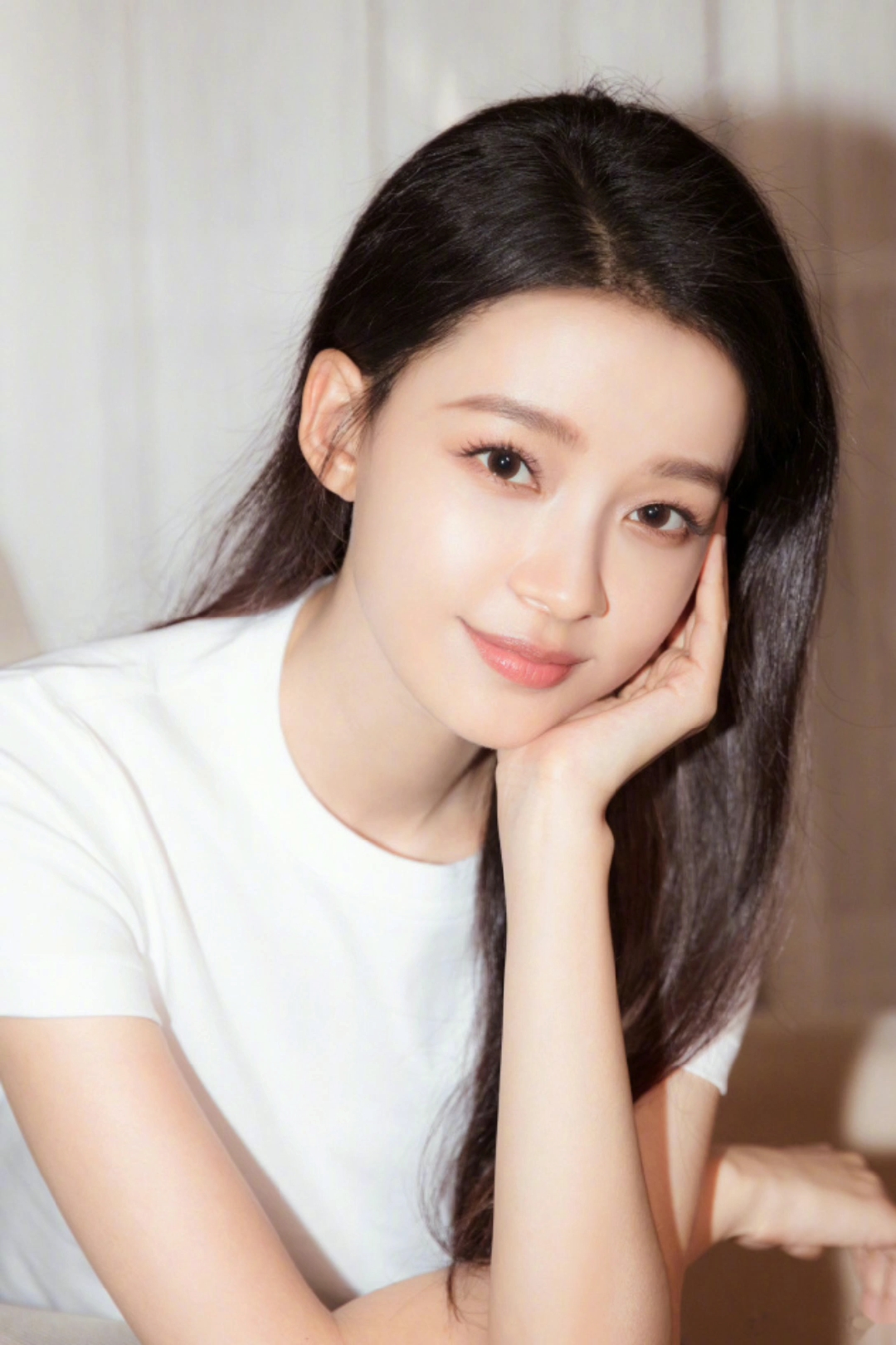 明星#孙怡笑起来好甜啊