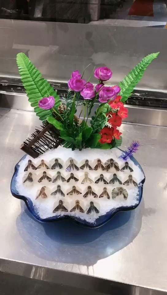 罗氏虾刺身拼盘.