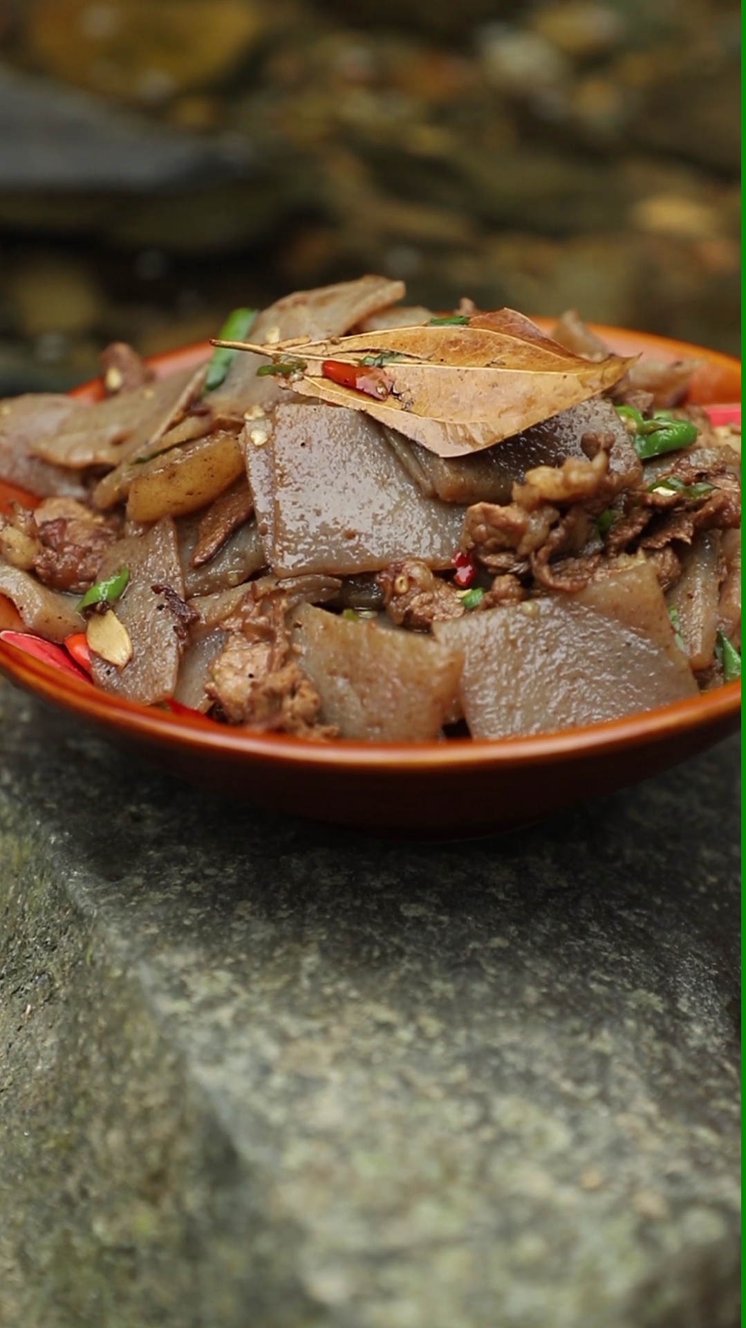 家乡特色美食#这就是湖南的特色菜,牛肉炒魔芋,这道菜的特点你发现在