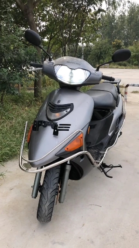 鸭蛋色铃木150超人