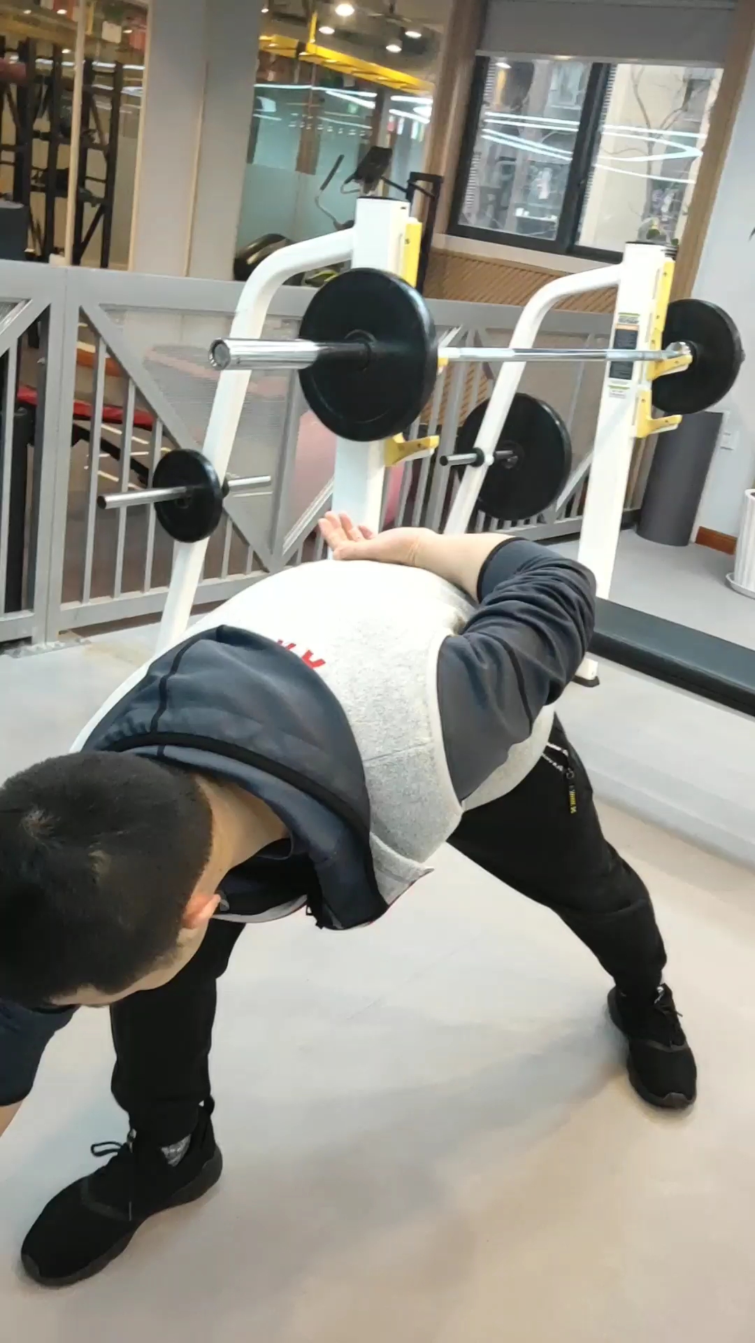 单手二指俯卧撑好牛逼