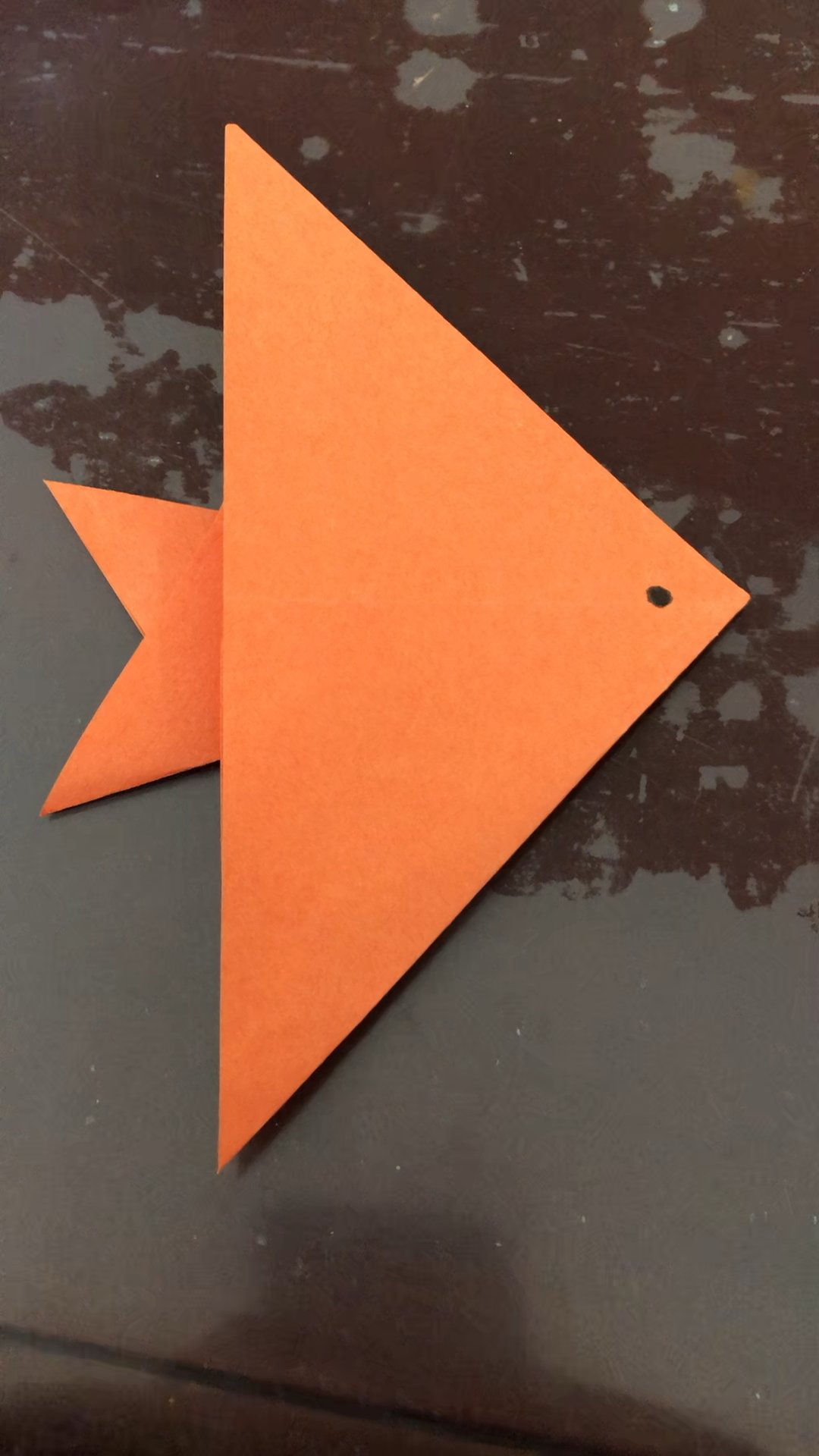 最简单的折叠小鱼,喜欢的给个赞