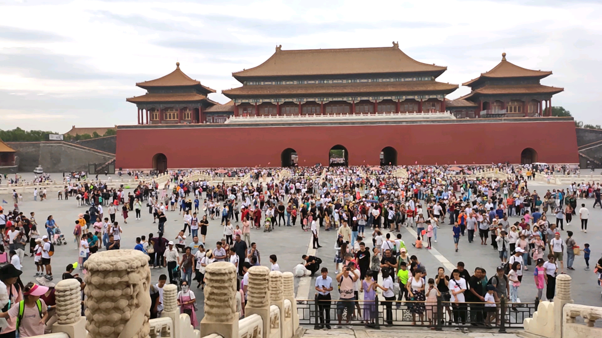 参观故宫人山人海