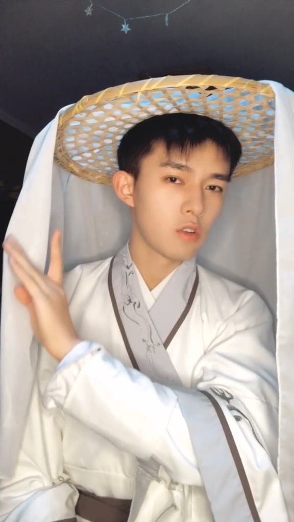 小哥哥#男生的兰花指不应该是这样的吗?