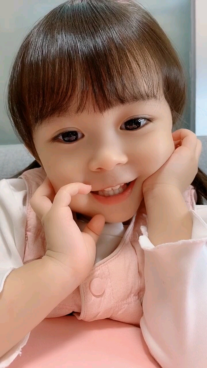 最纯真的笑容很笑声,没有污染!孩子总是快乐的!