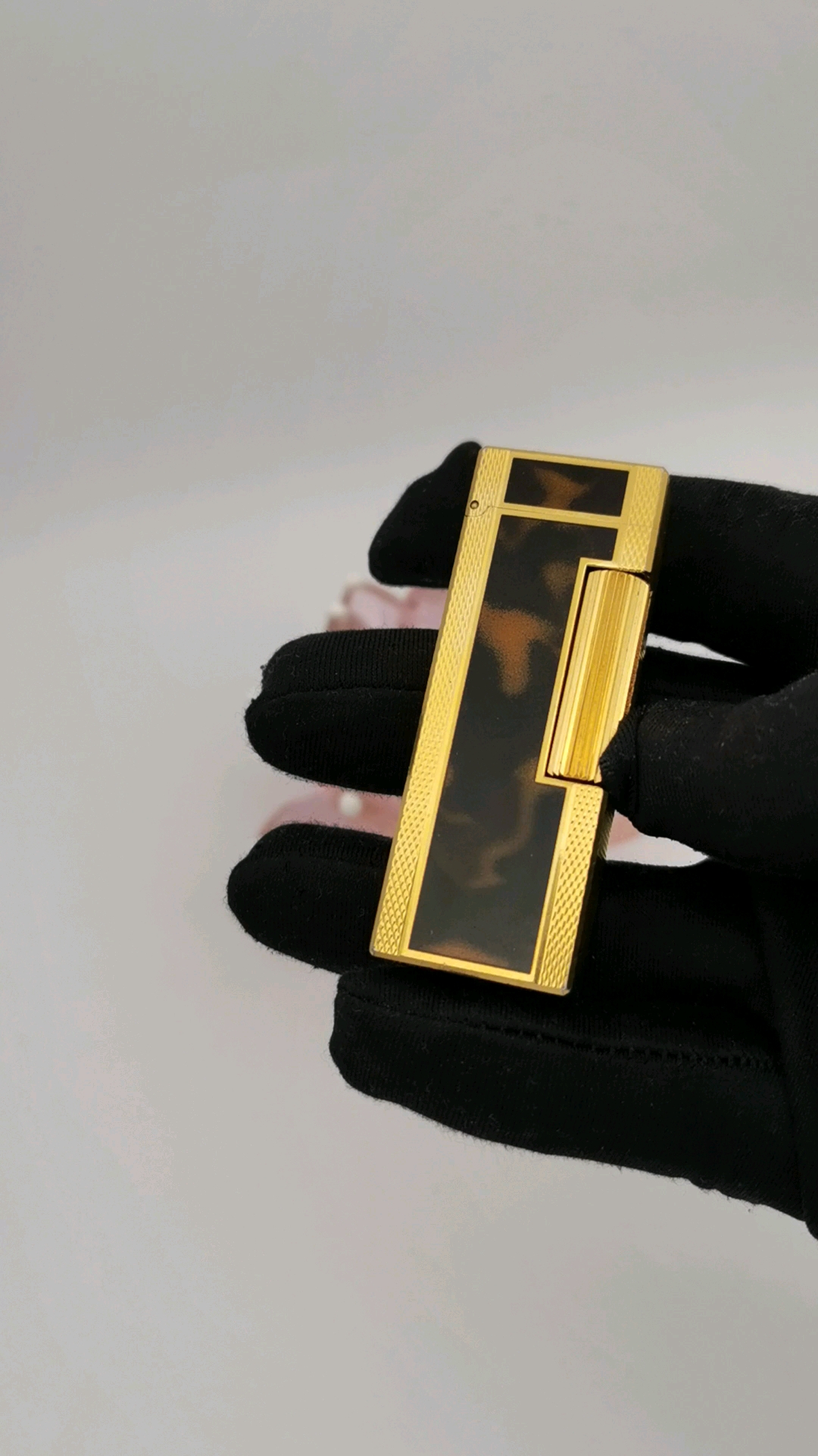 登喜路玳瑁色包金打火机