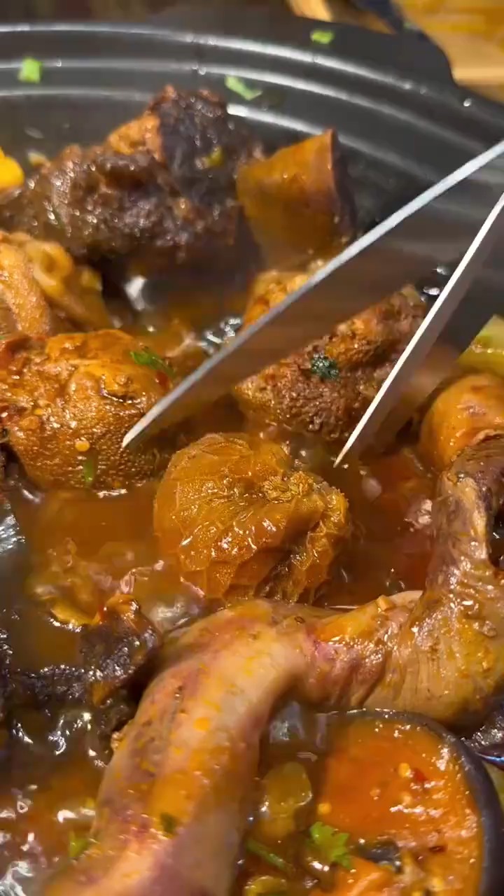 这就是内蒙人炖的肚包肉,蘸上韭菜花,味道真是绝了!