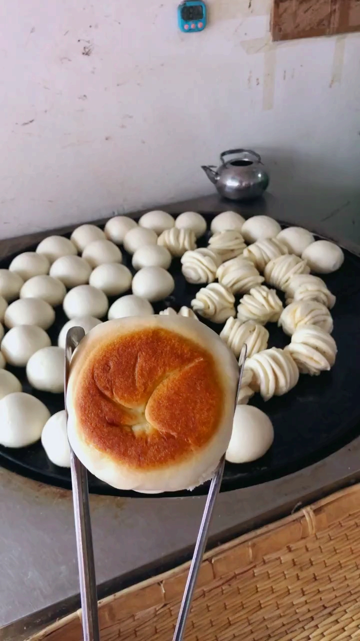 老面锅贴馒头大花卷