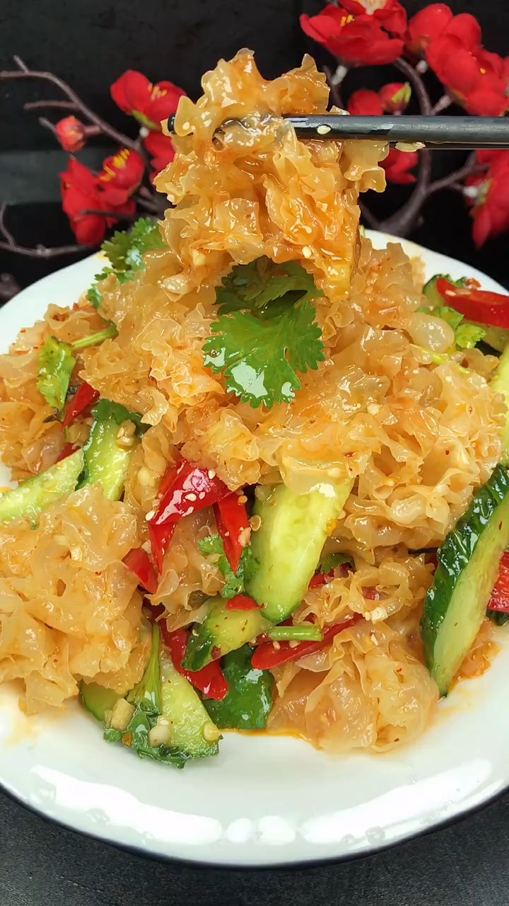 轻知计划#自制美食 凉拌银耳