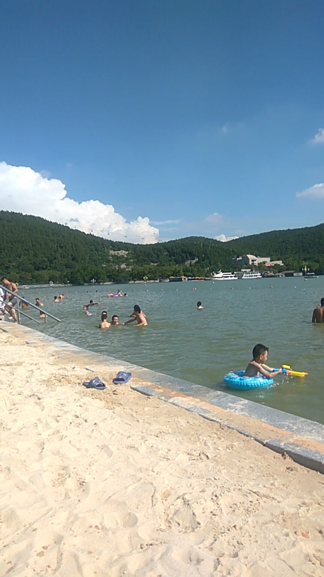 夏日旅行目的地#徐州云龙湖万人游泳场