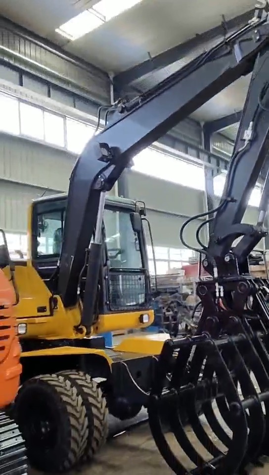 轮式挖掘机#75轮式挖掘机#轮式抓木机,山鼎多功能胶轮挖掘机