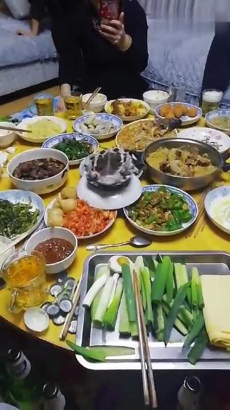 一群人聚会,用转动乌龟来决定谁喝酒