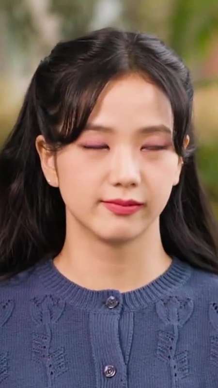 秀秀强忍微笑的样子,真的很心疼,难道懂事的小孩就活该受委屈?