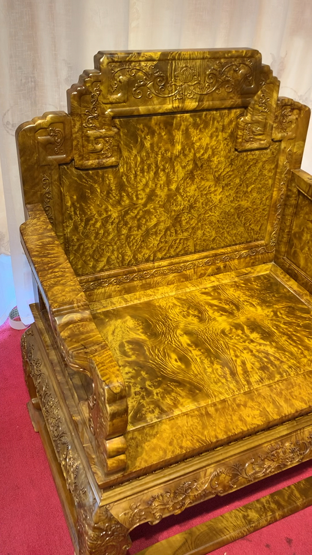 黄金樟沙发满留疤