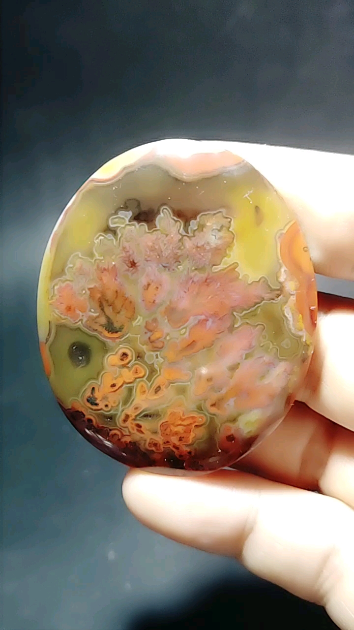 宣化战国红玛瑙草花牌子