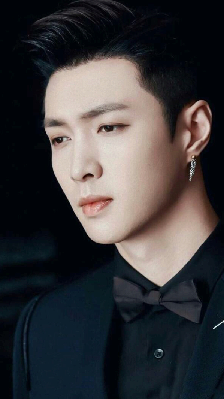 男明星也戴耳环,网友:谁来把这些妖孽收了!