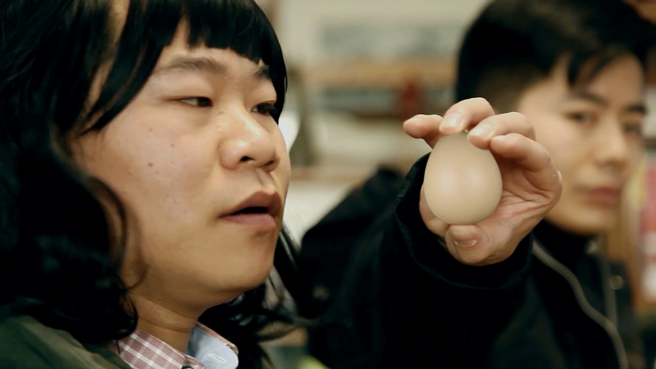 华仔和葛大爷剥鸡蛋的巅峰对决!