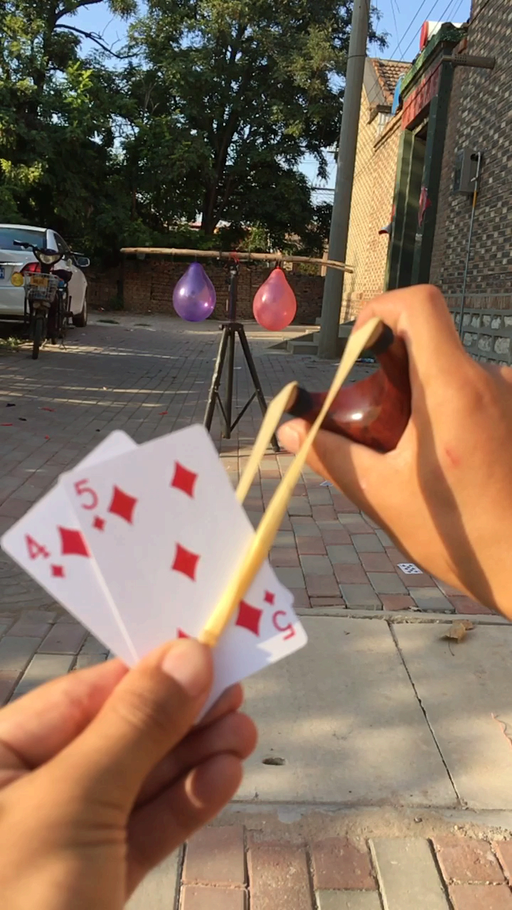 飞牌绝技专业表演请勿模仿