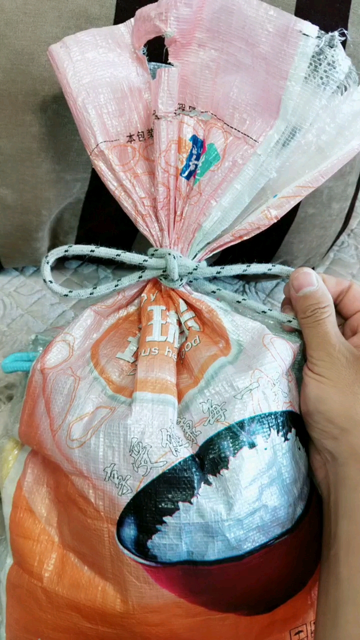 米面袋子这样打结,防灰防虫!