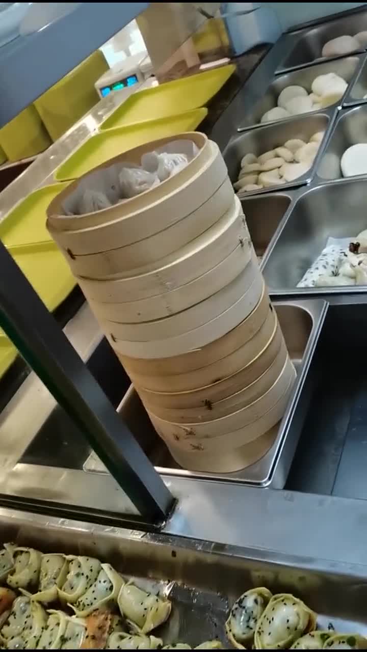 这边的早餐店,就数我们家品种最多,所以顾客都喜欢来光顾!