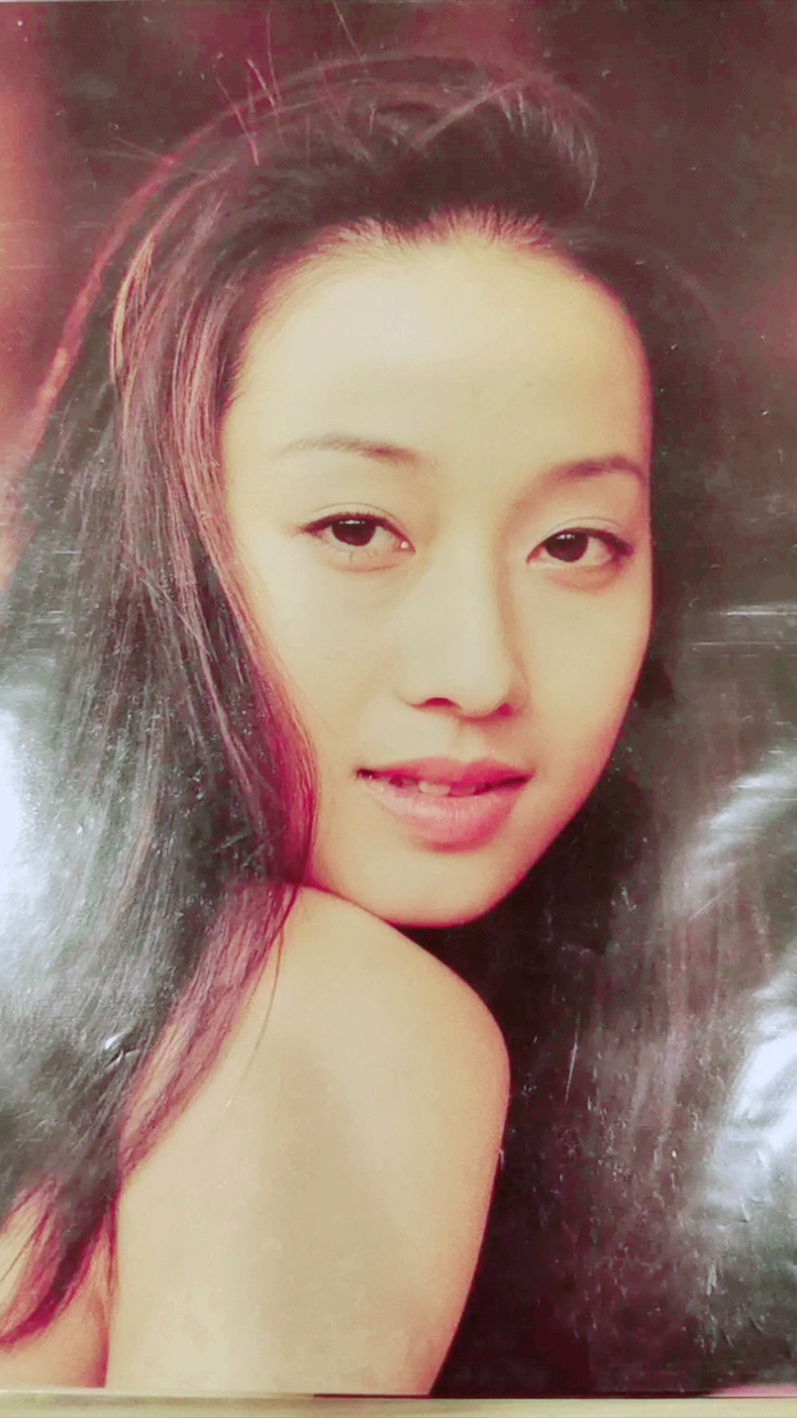 马伊琍晒20年前青涩照,长发飘飘婴儿肥清新动人,比短发更娇嫩,更有