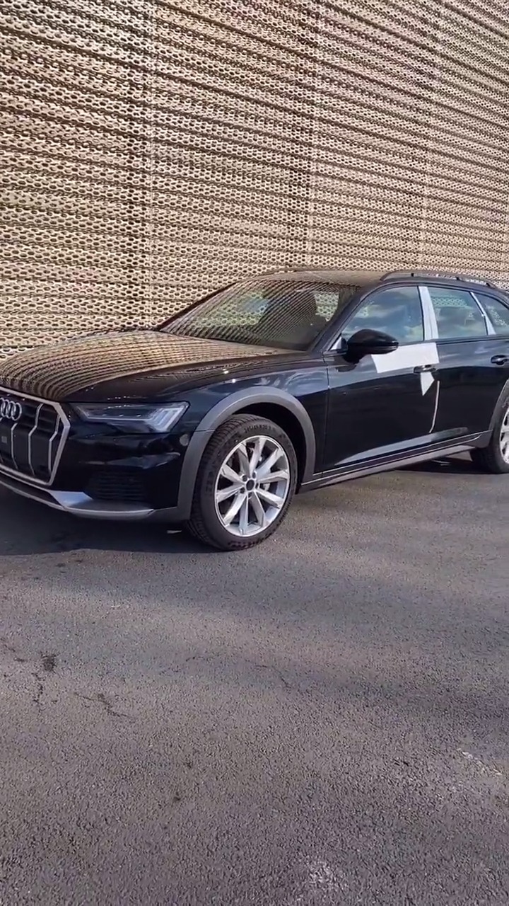 汽车那些事#实拍2020款全新奥迪a6,看了外观和内饰后,你喜欢这款吗?