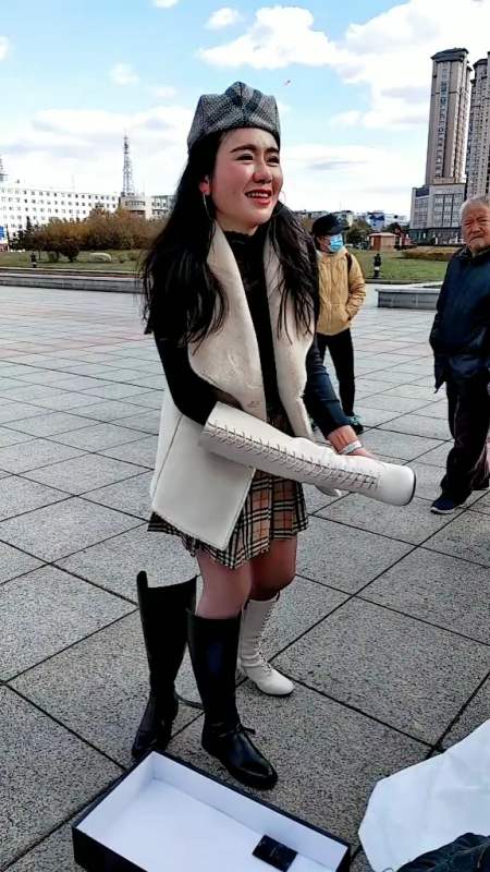 嗨来都来了点个红心顺便点个关注要不然下次就找不到我了红格子丹丹曳