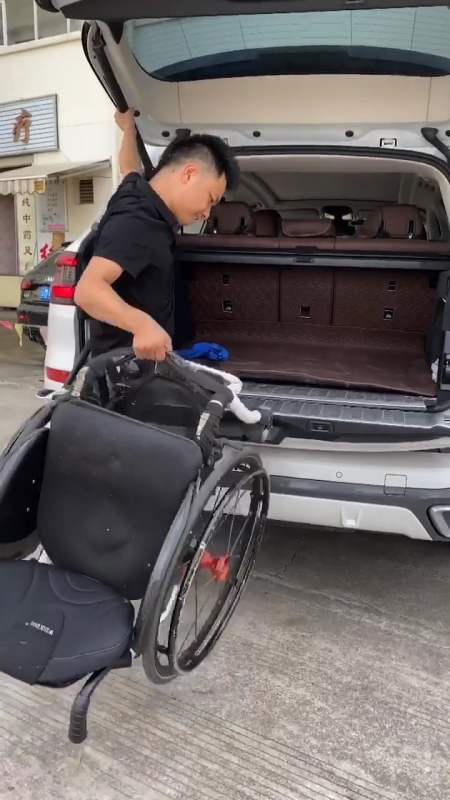 扫码下载全民小视频 无腿小波 1.