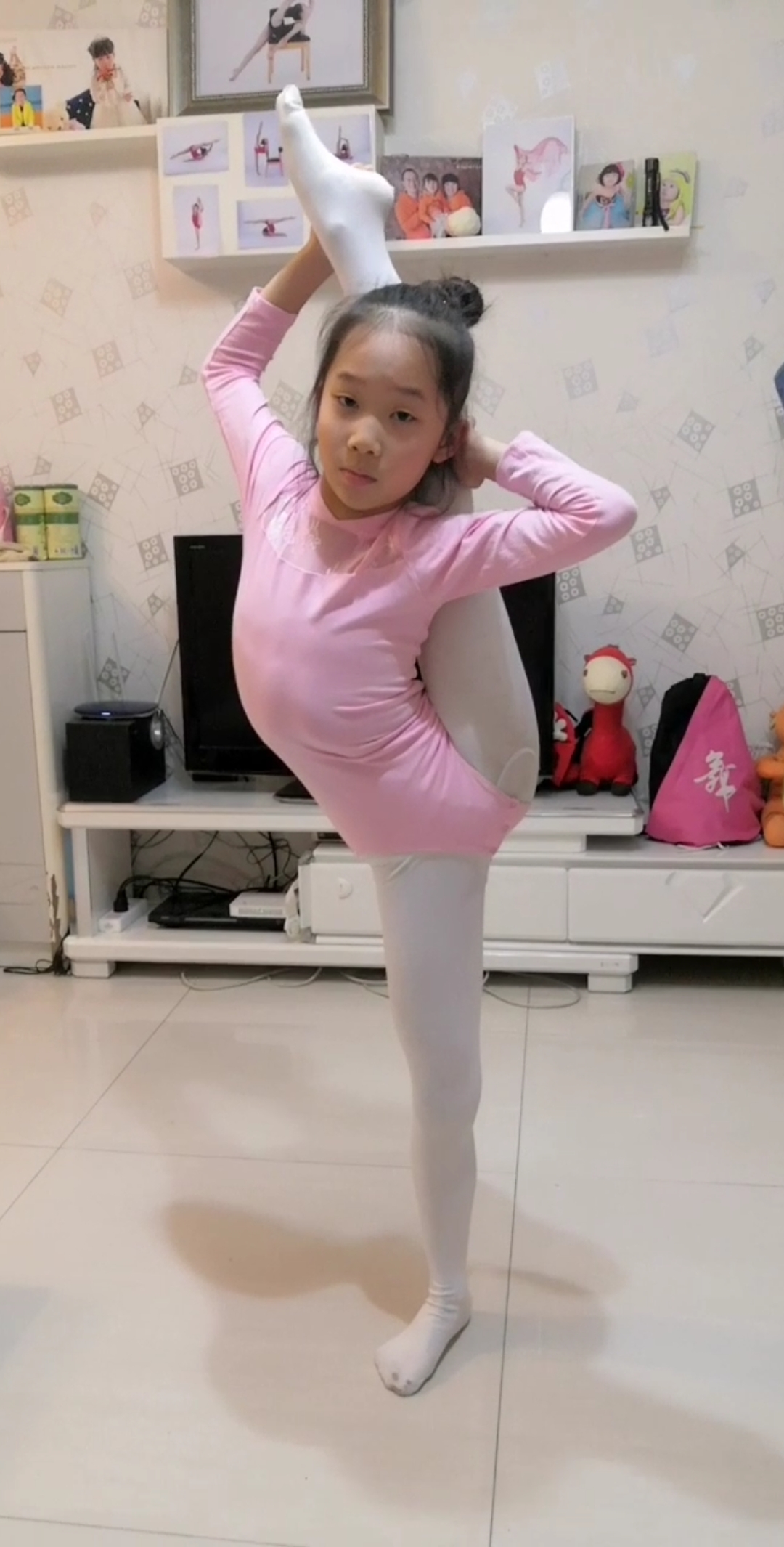 努力练功的女孩,大家喜欢吗?