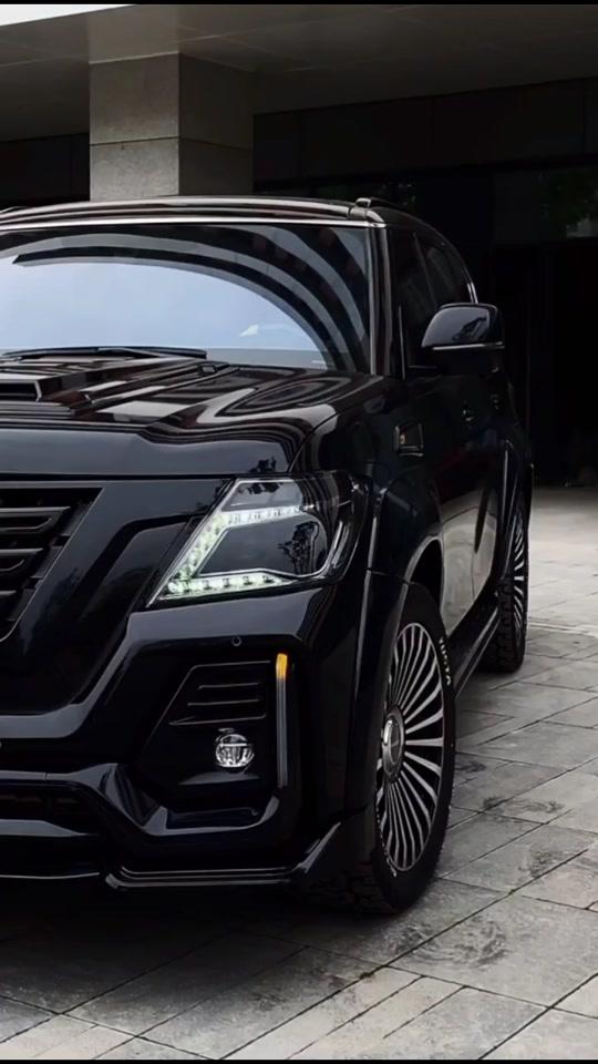 男人眼中的巨型黑武士坦克,女人眼中的破皮卡.#途乐改装