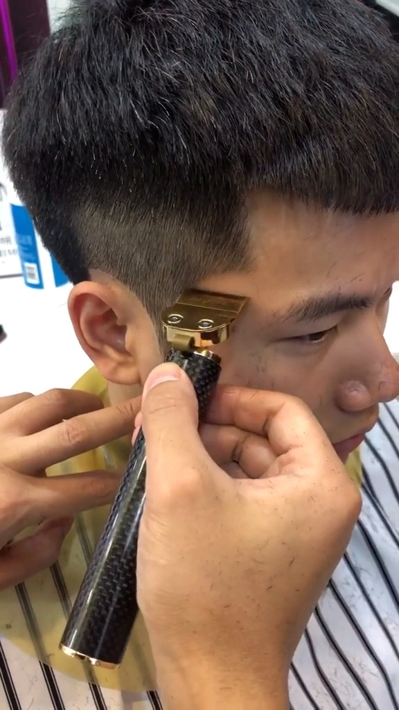 励志正能量#鬓角这样修出来线条柔美,脸型立体,你学会了吗?