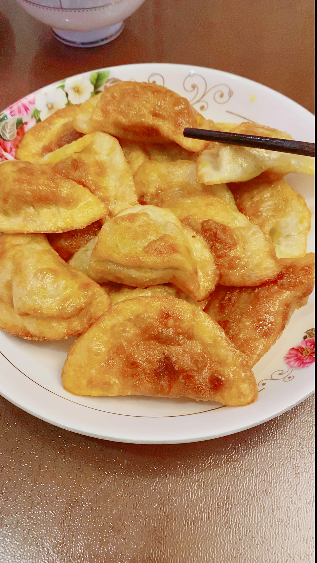 冬季进补计划#黄金煎饺,配一头糖蒜