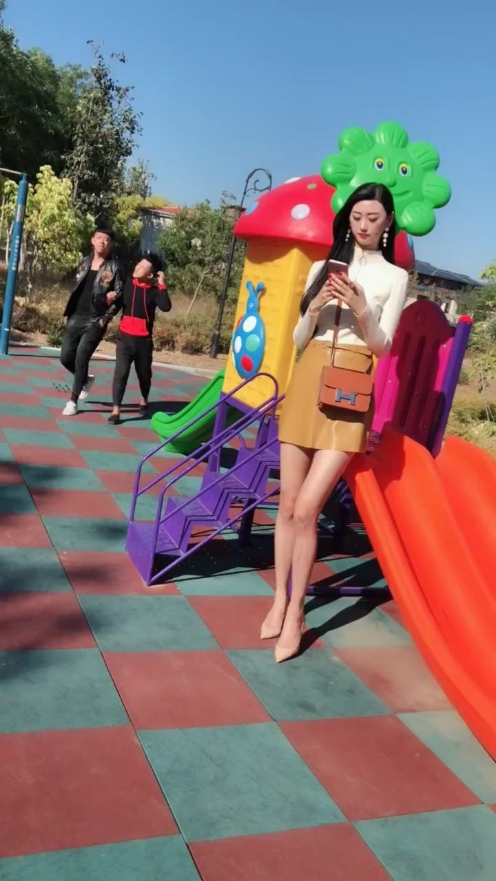 2米高的长腿美女