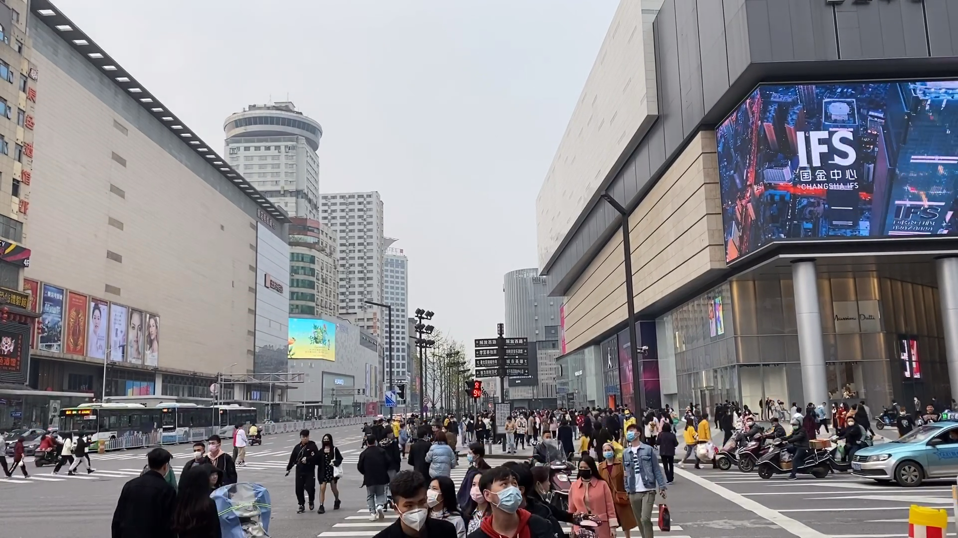 佛系生活#看着人来人往 车也渐多的五一,这才是我熟悉的长沙啊