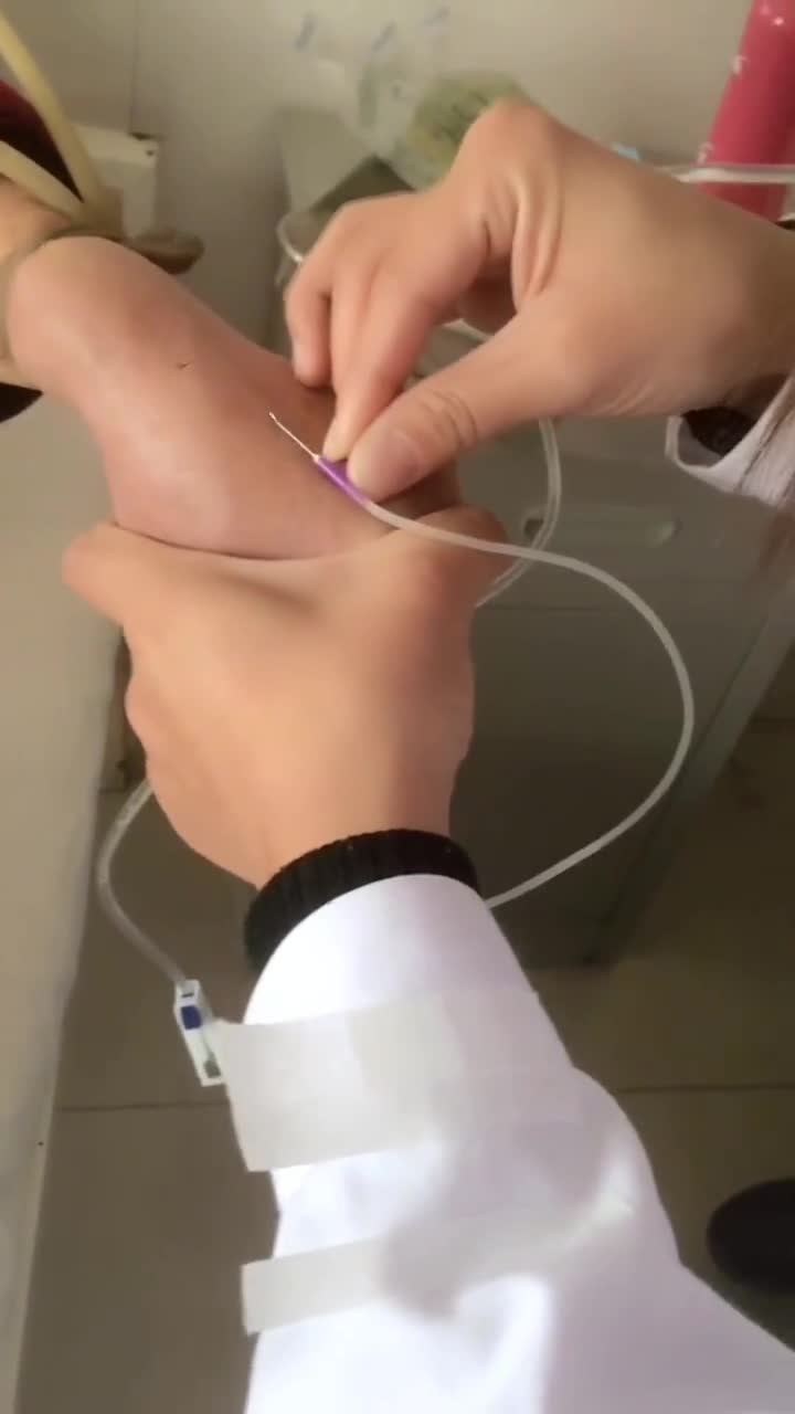 第一次看见护士还能这样扎针,真的是厉害了!