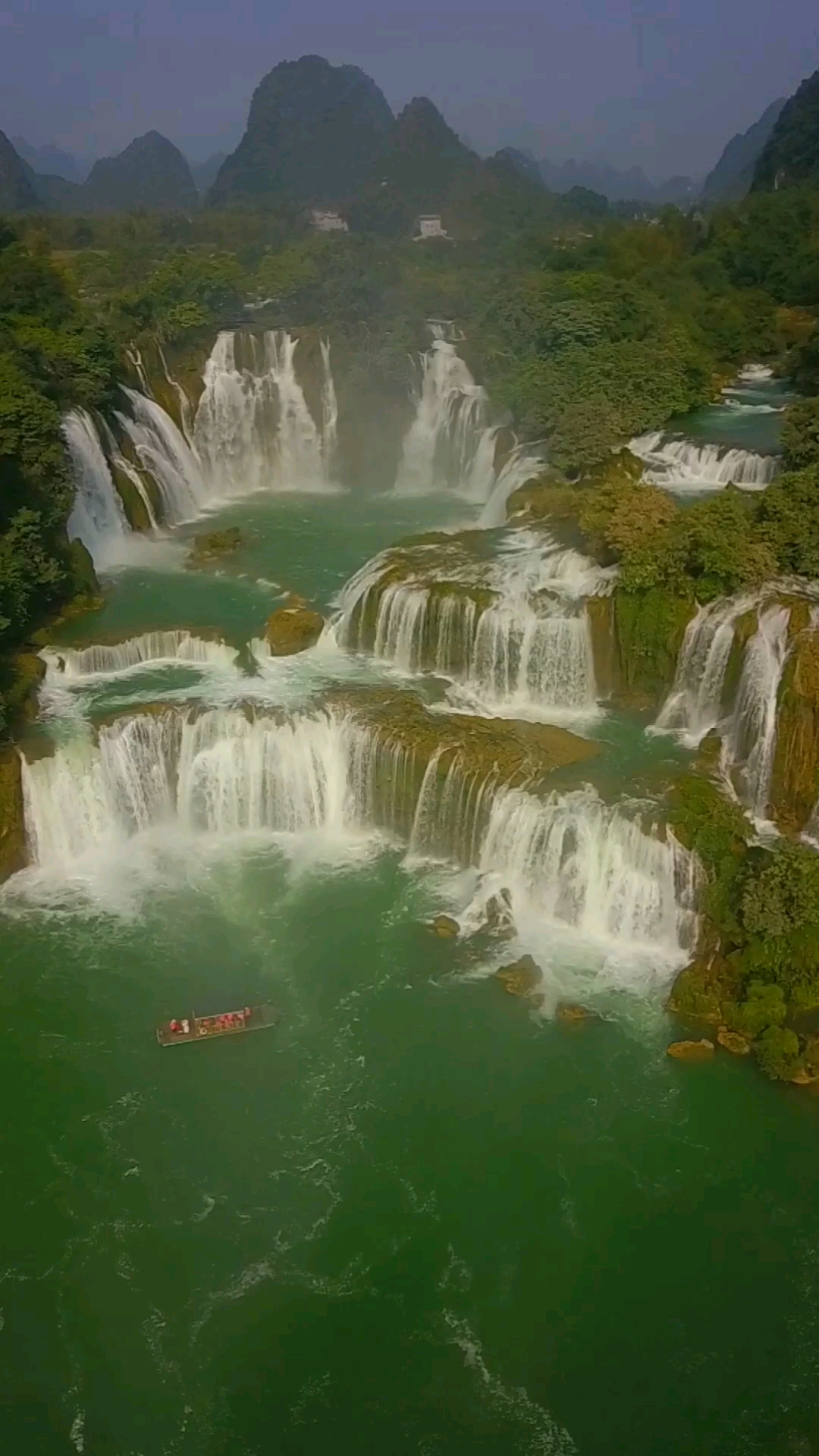 中国最美跨国瀑布,花千骨取景地,广西德天瀑布.