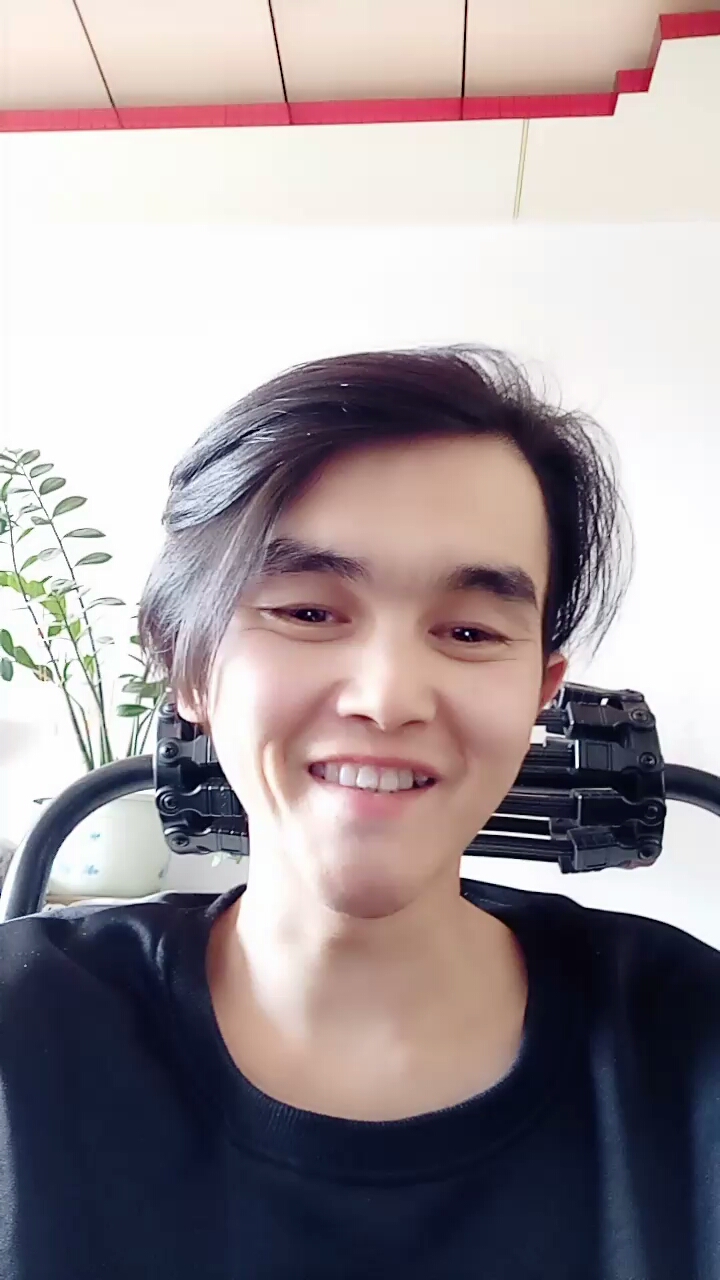 舌尖上的旅行#大家好兄弟姐妹,聋半听话,我叫小名刘亮亮,我喜欢爱好