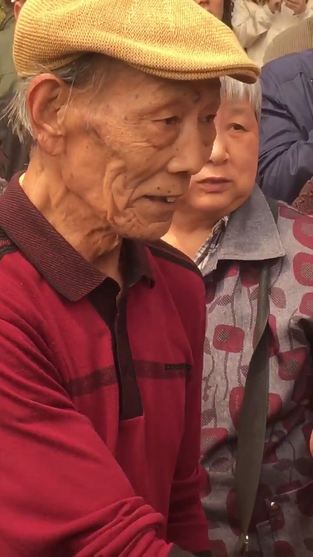 网红老张头终于卸任离开了大家的视野,做告别呢.