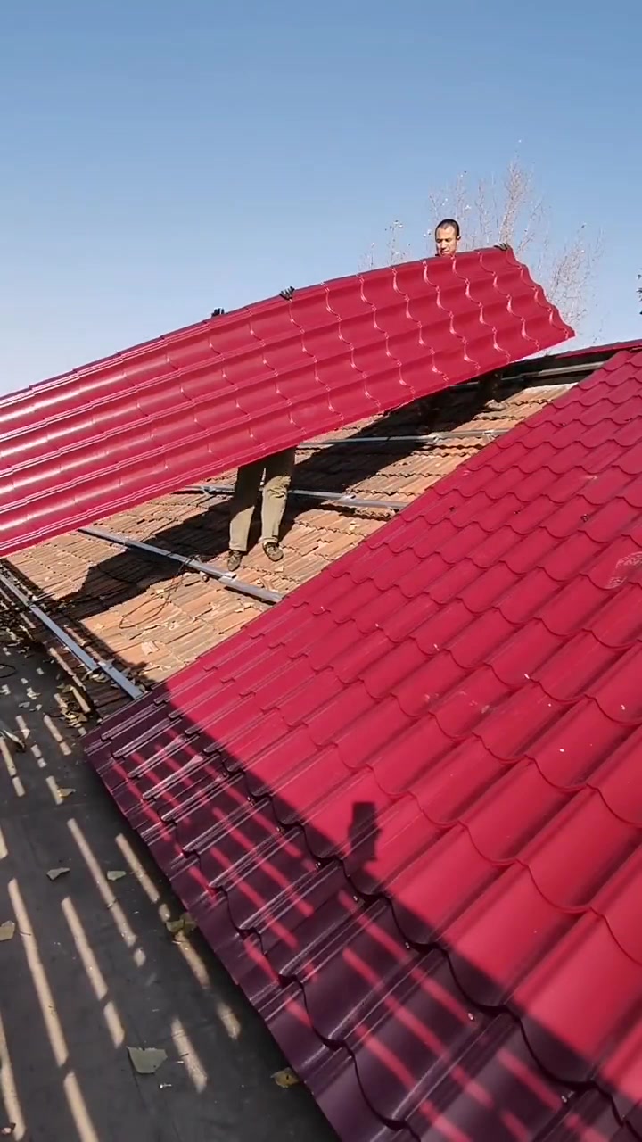 瓦房漏雨可以装上彩钢,旧房变新房