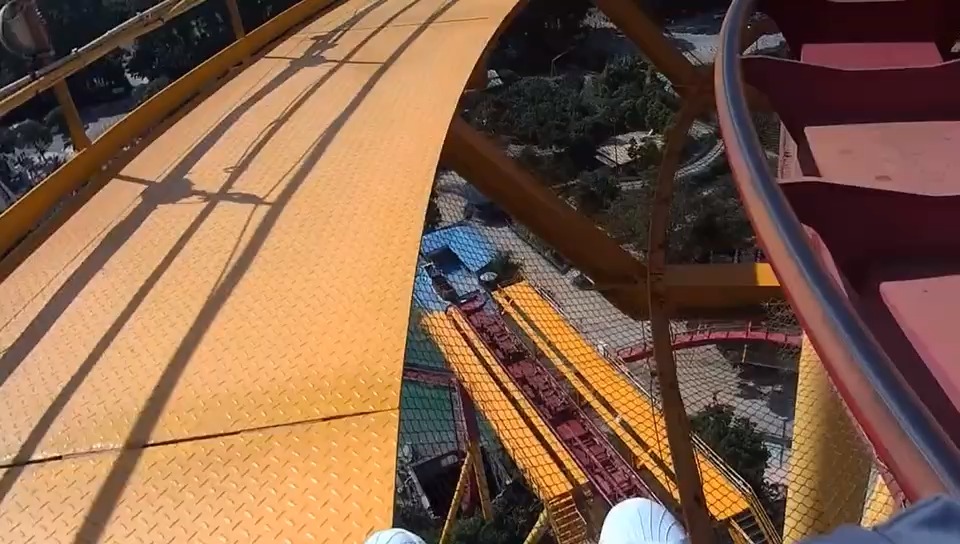 过山车#看的我心惊肉跳的,这也太刺激了吧!