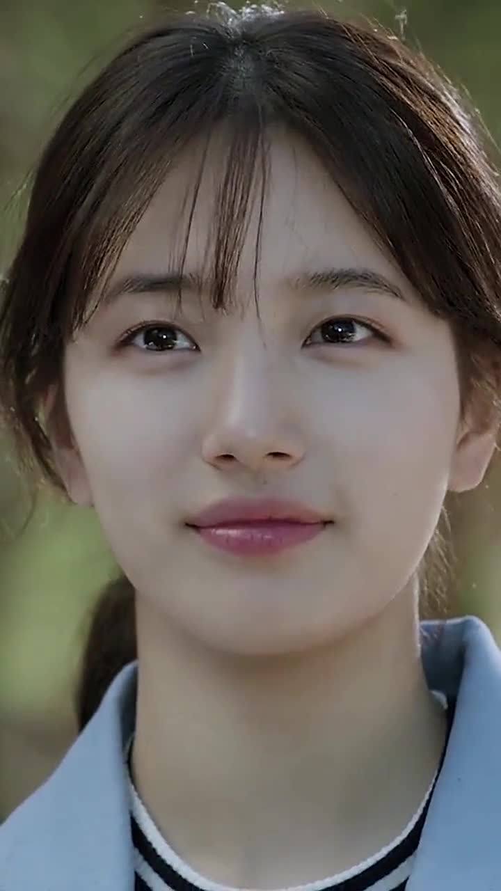 国民初恋裴秀智,很干净的长相,也很清秀!-度小视