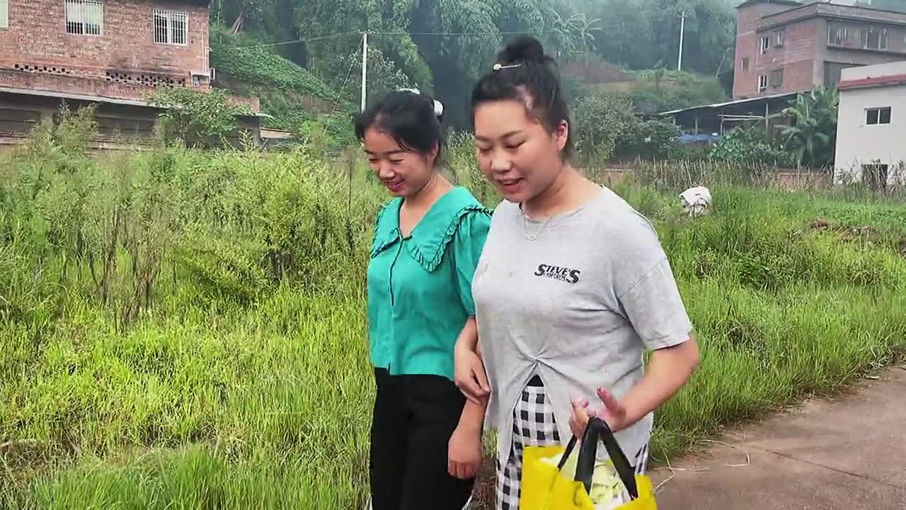 所有关于离别的句子里,洪霞最喜欢的就是"下次见"#钟小飞#洪霞妹儿