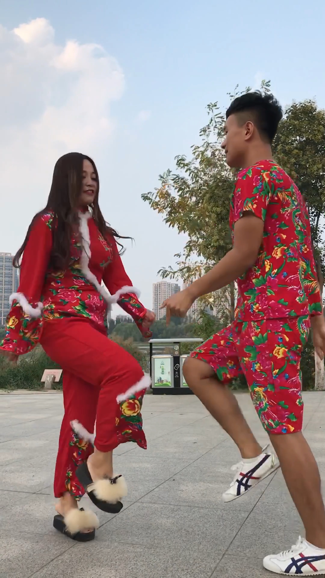 最炫民族风,花裤衩,花媳妇